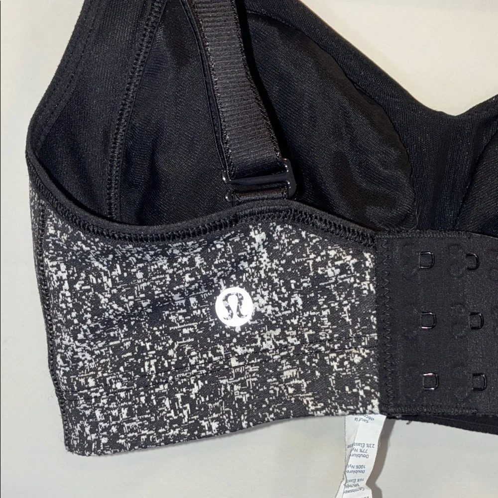 Lululemon Athletica Ta Ta Tamer Black and Gray Speckle Sports Bra
